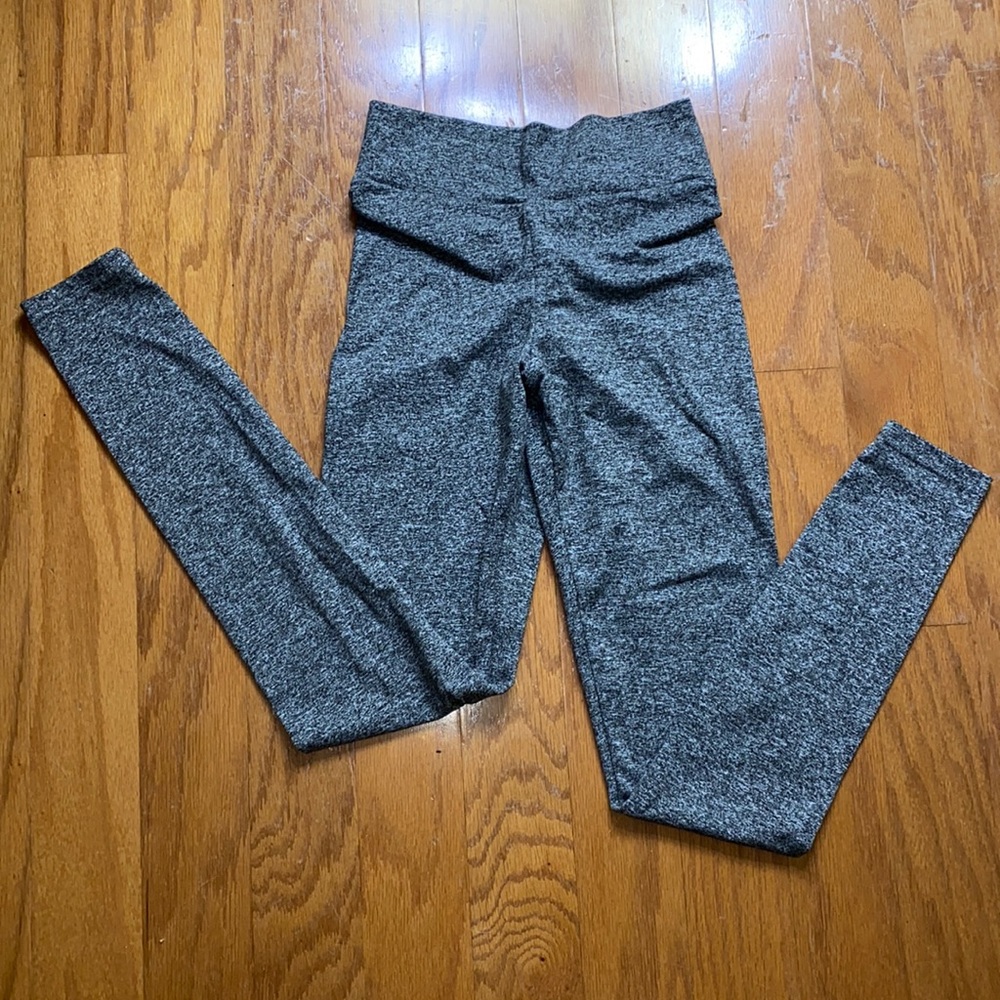 Celestial Bodiez high waist black, gray and white speckled leggings size small